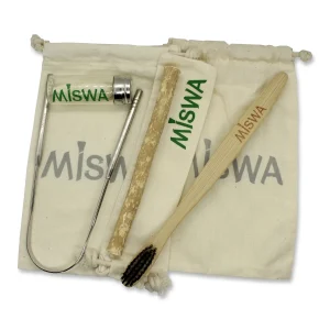 Kit hygiène buccodentaire MISWA : brosse à dents en bambou, siwak, gratte-langue, fil dentaire et pochons en coton